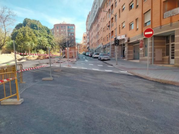 Alicante abre al tráfico San Raimundo y habilita los pasos de peatones en Plaza San Blas