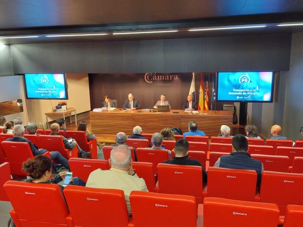 Alicante activa el transporte a demanda con Partidas Rurales en mayo con taxi y 6 líneas