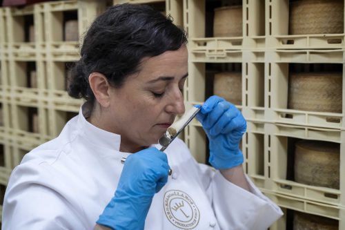 La Maestra Quesera de Dehesa de Los Llanos o el éxito de la mujer en el entorno rural