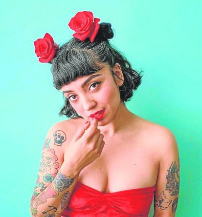 Mon Laferte: Una Mirada a su Impacto en la Cultura Latina