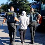 Cuatro personas detenidas por robar móviles por valor de 60.000 euros en vestuarios de campos de fútbol de varias provincias