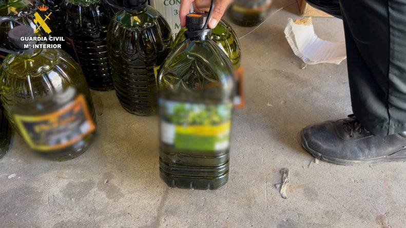 Inmovilizados más de 143.000 litros de aceite que se vendían como virgen extra en Sevilla