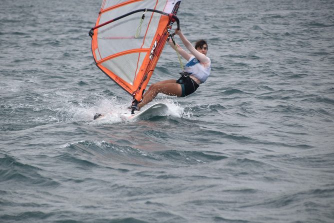 La Federació de Vela de la Comunitat Valenciana resuelve su medallero Autonómico de Windsurf e IQFoil