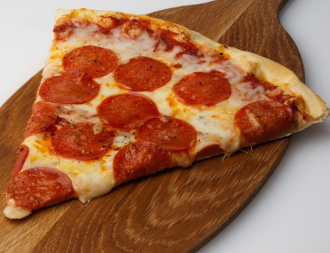 Receta de pizza pepperoni