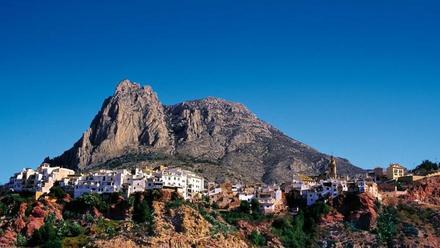 Descubriendo Finestrat: Entre el Puig Campana y el Mar Mediterráneo