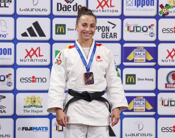 La alicantina Adriana Rodríguez se cuelga la medalla de bronce en el Campeonato de Europa júnior