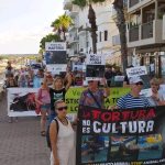 Manifestación en Jávea contra los anacrónicos “Bous a la mar”