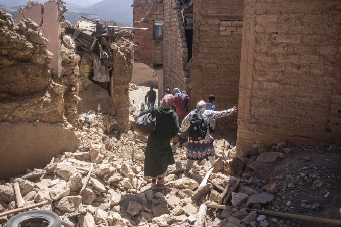 Después del Terremoto en Marruecos: Más de 2.000 Víctimas Mortales y Esfuerzos Incrementados para Rescatar a los Sobrevivientes