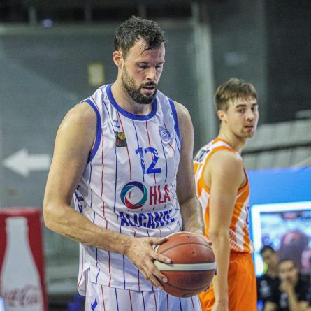 El HLA Alicante Impresiona y Concluye la Pretemporada con una Gran Victoria por 79-63