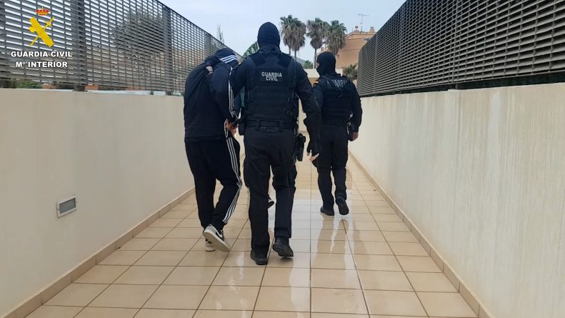 La Guardia Civil desarticula en Ibiza una organización criminal dedicada al tráfico de drogas y blanqueo de capitales entre Sudamérica y Europa