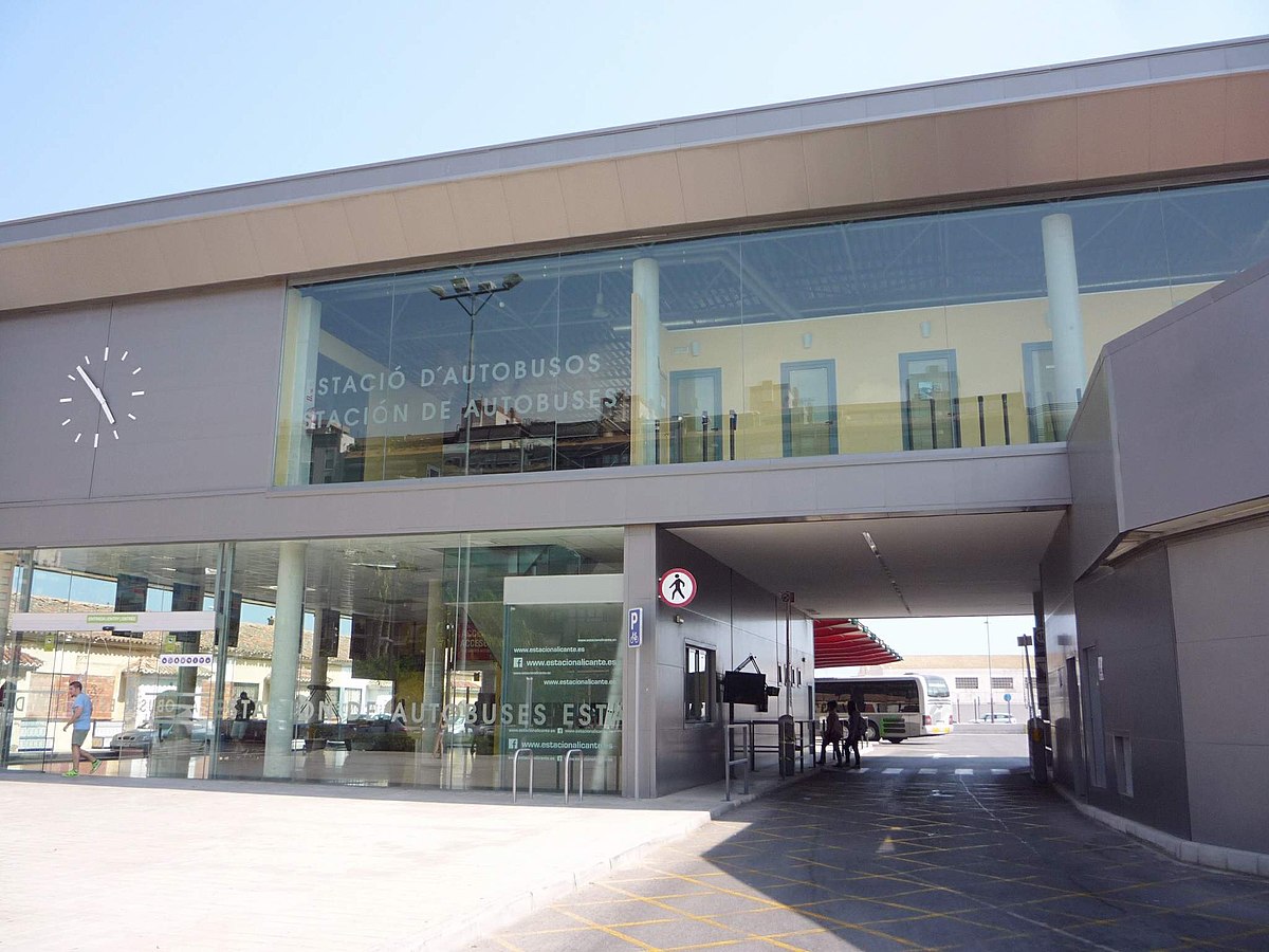 La estación de autobuses de Alicante alcanza un hito histórico al superar los 2 millones de pasajeros por primera vez desde 2011