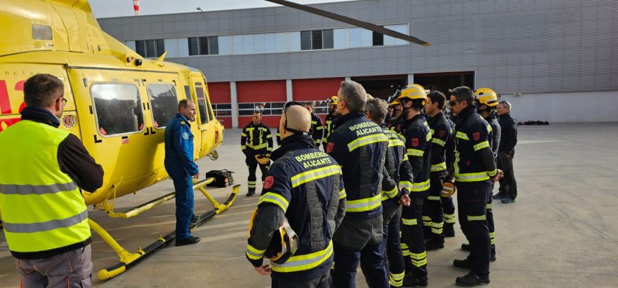 Bomberos de Alicante en Acción: Inspeccionan 135 Rascacielos para Prevenir Desastres al Estilo de Valencia