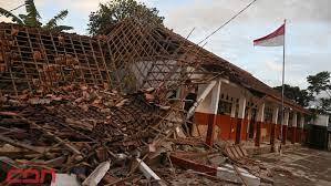 Temblores del terremoto en Java se sienten en la capital, Yakarta,