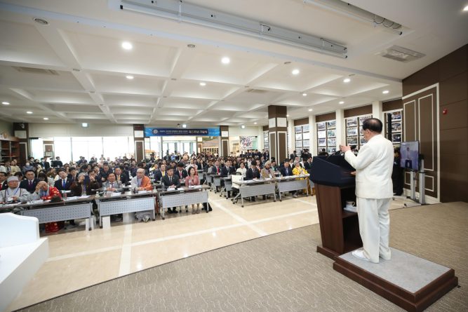 En medio de los conflictos mundiales, expertos internacionales debaten sobre la institucionalización de la pa