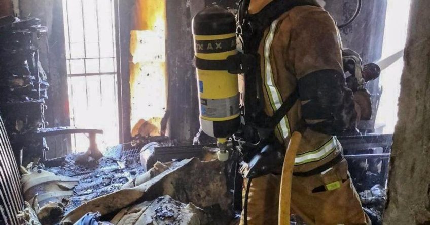Torrevieja: Tragedia en San Miguel de Salinas: Un hombre y su perro perecen en un incendio de un bungaló