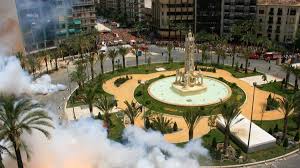 Inauguración de las Hogueras de Alicante con Mascletà en la Plaza de los Luceros
