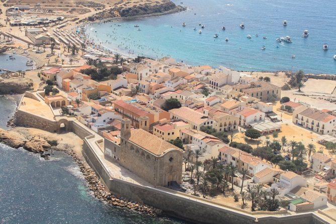 Isla de Tabarca (Alicante). Qué Ver y Hacer, Historia, Precios, Cómo llegar.