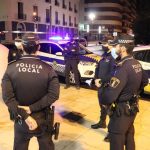 La Policía Disuelve una Turba de 150 Jóvenes en las Fiestas de Barras Alicante