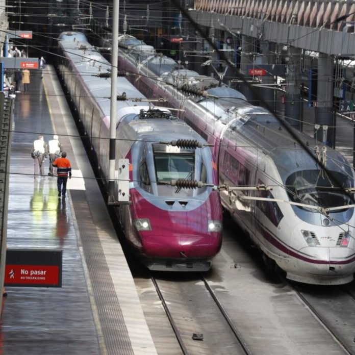Sube un 5% el billete de alta velocidad entre Madrid y Barcelona, baja más del 24% a Andalucía y Alicante