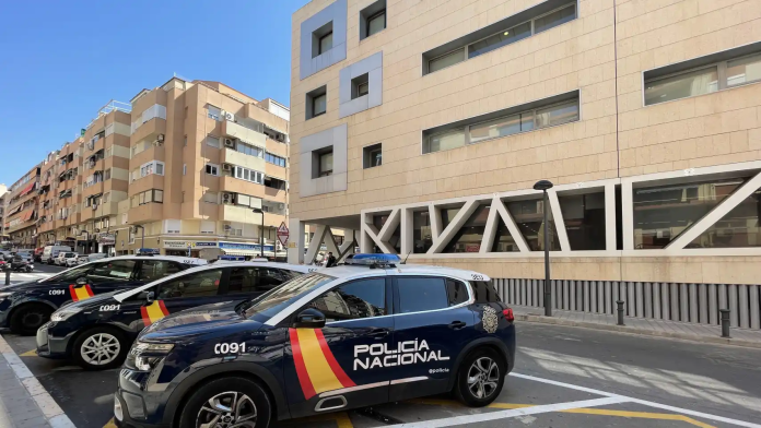 Disputa vecinal en Alicante termina en golpes y con tres hermanos detenidos