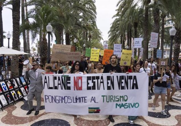 Alicante se Manifiesta: "Vivienda para el Pueblo, No para el Turista