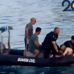 Hombre amenaza a clientes en discoteca de Alicante y se lanza al mar para escapar, siendo rescatado