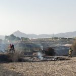 Incendio en Aspe: Vegetación en Llamas Cerca del Campo Amadeo y el Río Vinalopó