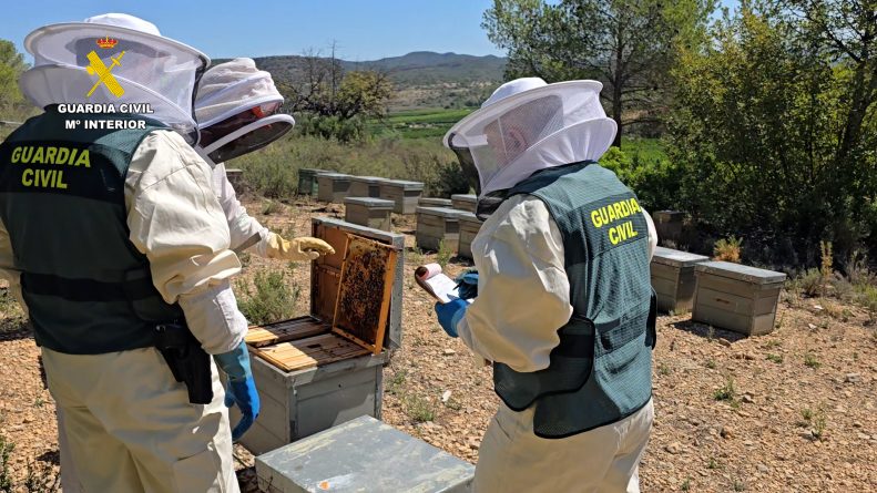 Investigadas 11 personas por comercializar más de 40 toneladas de miel ecológica contaminada con pesticidas procedente de China