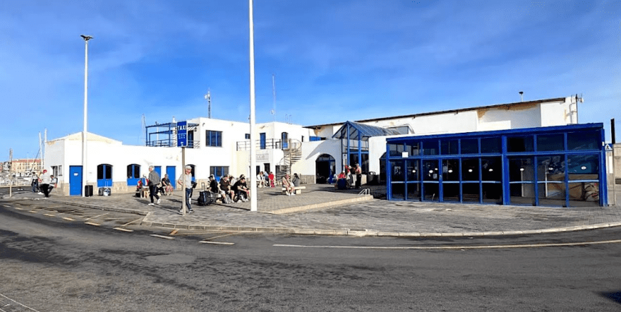 A CONTIGO Fuerteventura le preocupa La situación de abandono de la terminal de pasajero del muelle de Corralejo