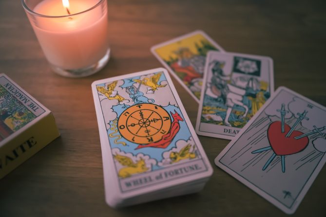 ¿Mito o Realidad? La Fiabilidad del Tarot Barato Económico en España