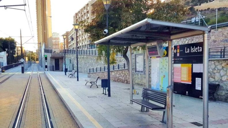 Un hombre de 75 años muere arrollado por el TRAM en La Isleta