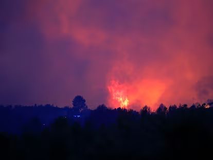 Incendio en Alicante deja incomunicados a siete municipios: Sin fibra ni teléfono