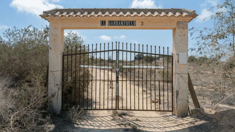 Mujer Detenida en Orihuela (Alicante) por Matar a su Pareja a Puñaladas en Presencia de sus Hijos