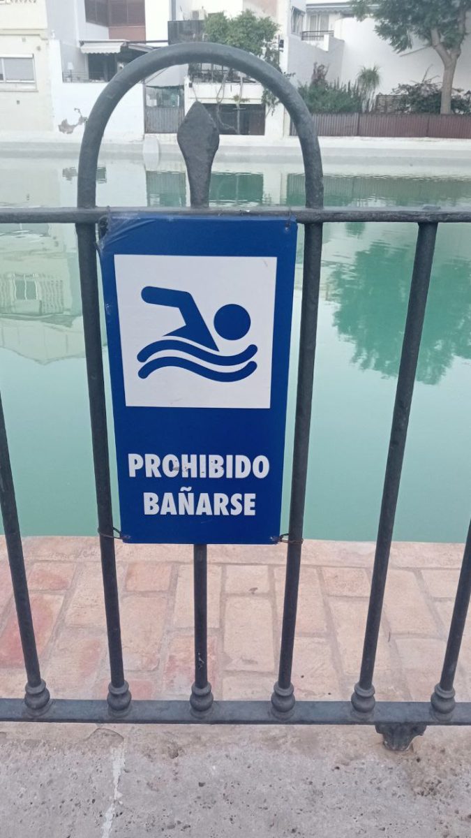 prohibido bañarse