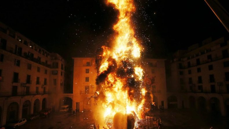 ¿Vacaciones más largas en 2025? Alicante confirma puentes de cuatro días en Hogueras y Semana Santa en 2025