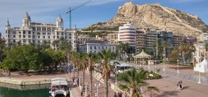 Diferencias turísticas entre Elche y Alicante