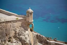 Explorando el Castillo de Santa Bárbara en Alicante