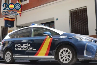 Alicante: Quema una furgoneta, se da a la fuga y agrede a cuatro agentes