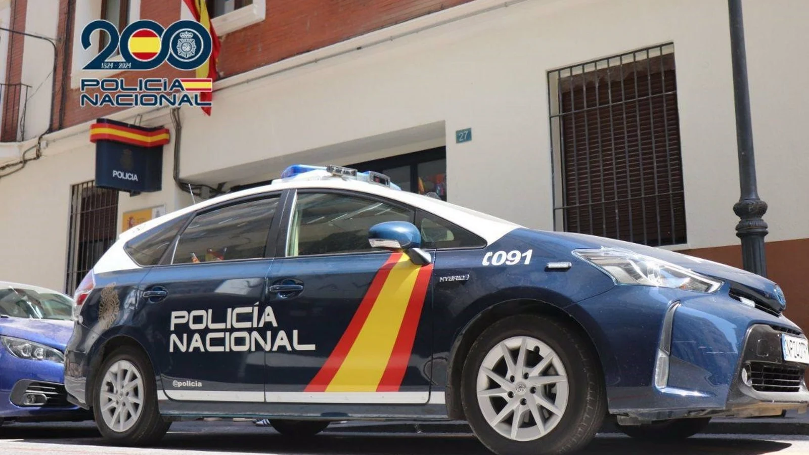 Alicante: Quema una furgoneta, se da a la fuga y agrede a cuatro agentes