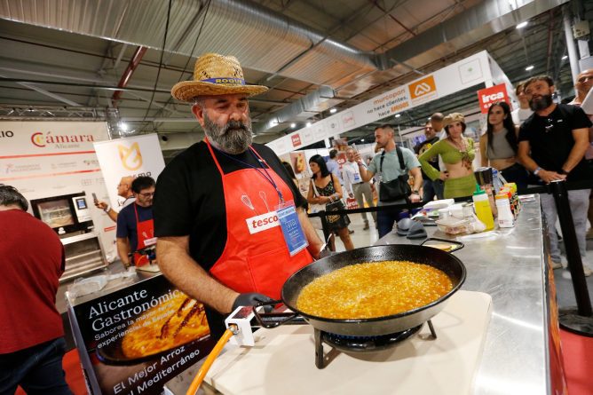 Roque González, de San Vicente del Raspeig, gana la V Edición del Mejor Arroz