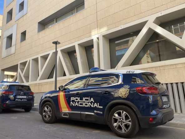 Detienen en Alicante a un hombre por robo de bolso gracias a un agente fuera de servicio