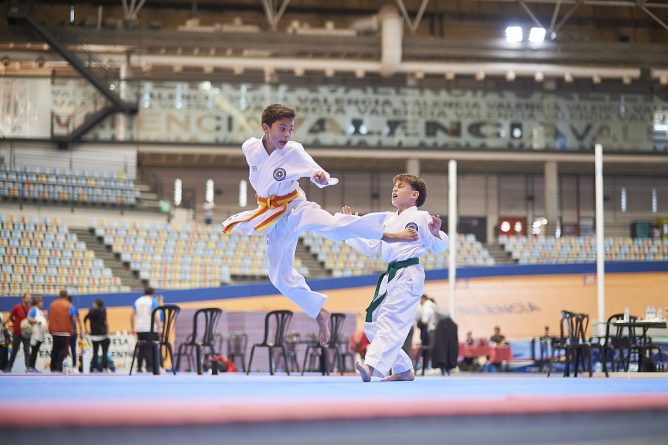 El Velódromo Luis Puig ‘vibra’ con el XII Open de Taekwondo