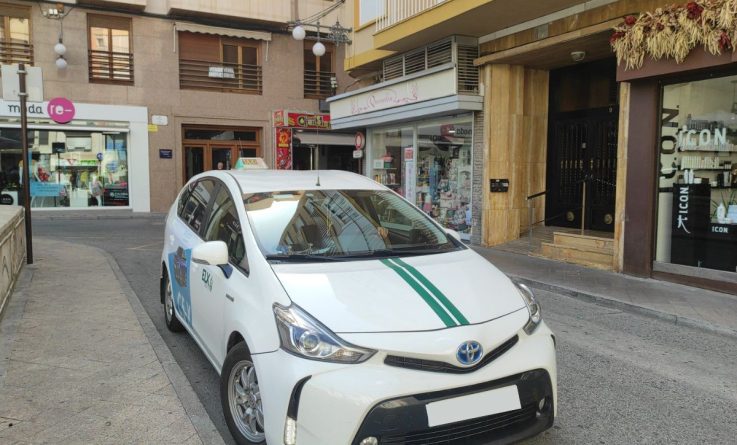 Elche aprueba 24 nuevas licencias de taxi: impulso al transporte local