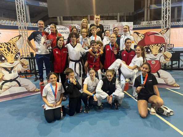 TKD Finestrat se proclama campeón del XII Open de Taekwondo en la modalidad de combate